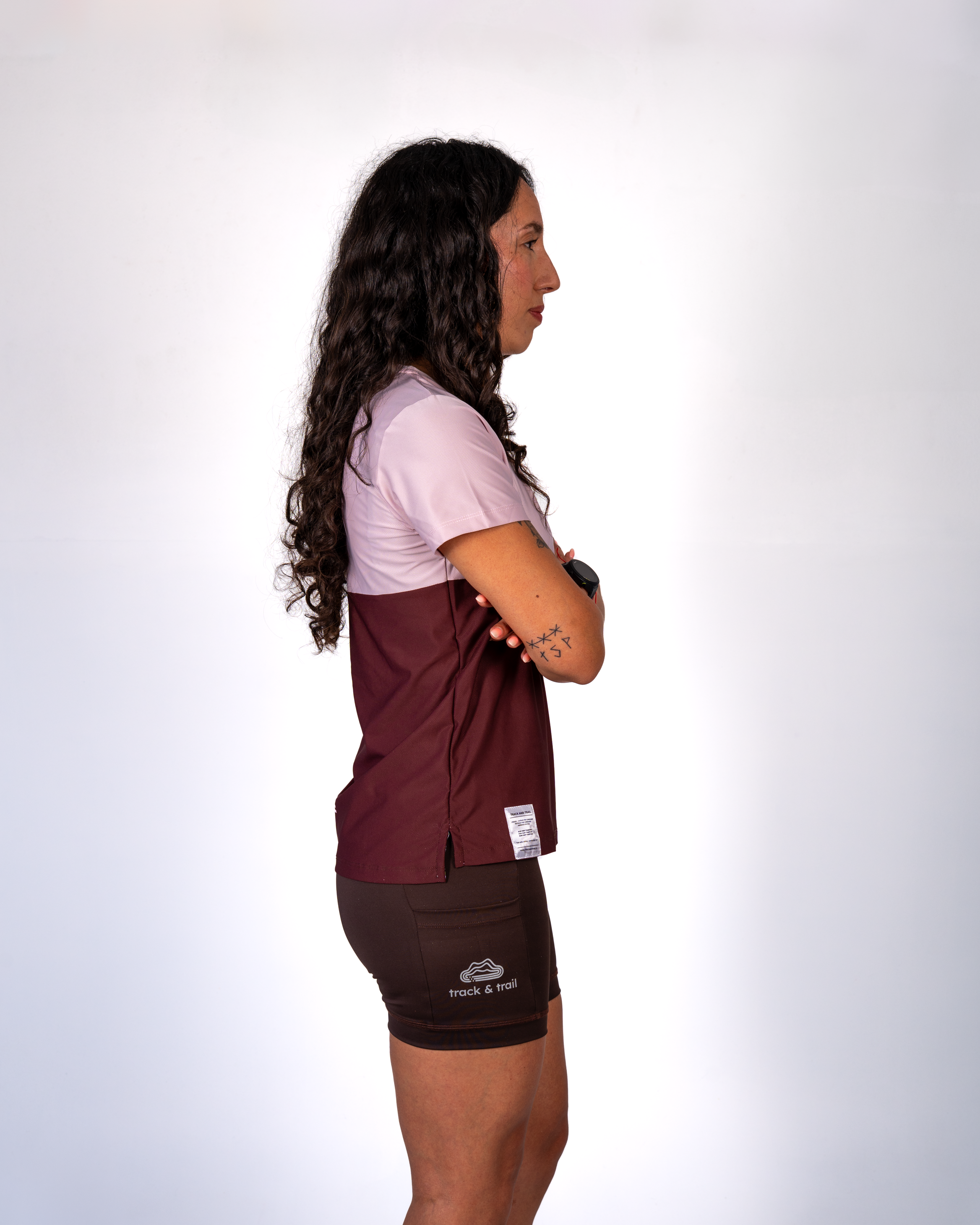 ESSENTIAL RUN TEE BURGUNDY
