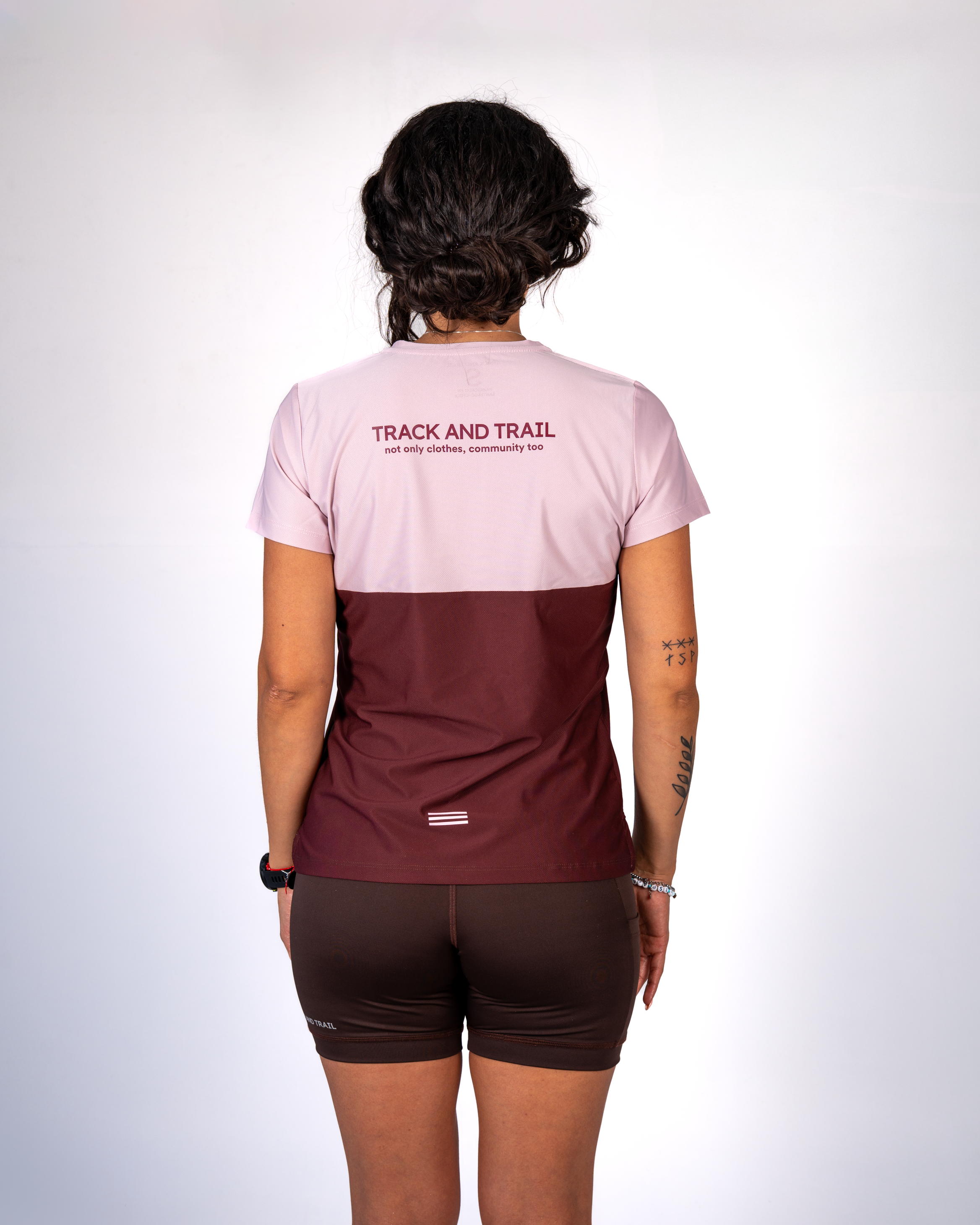 ESSENTIAL RUN TEE BURGUNDY