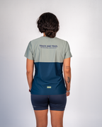 ESSENTIAL RUN TEE OLIVE