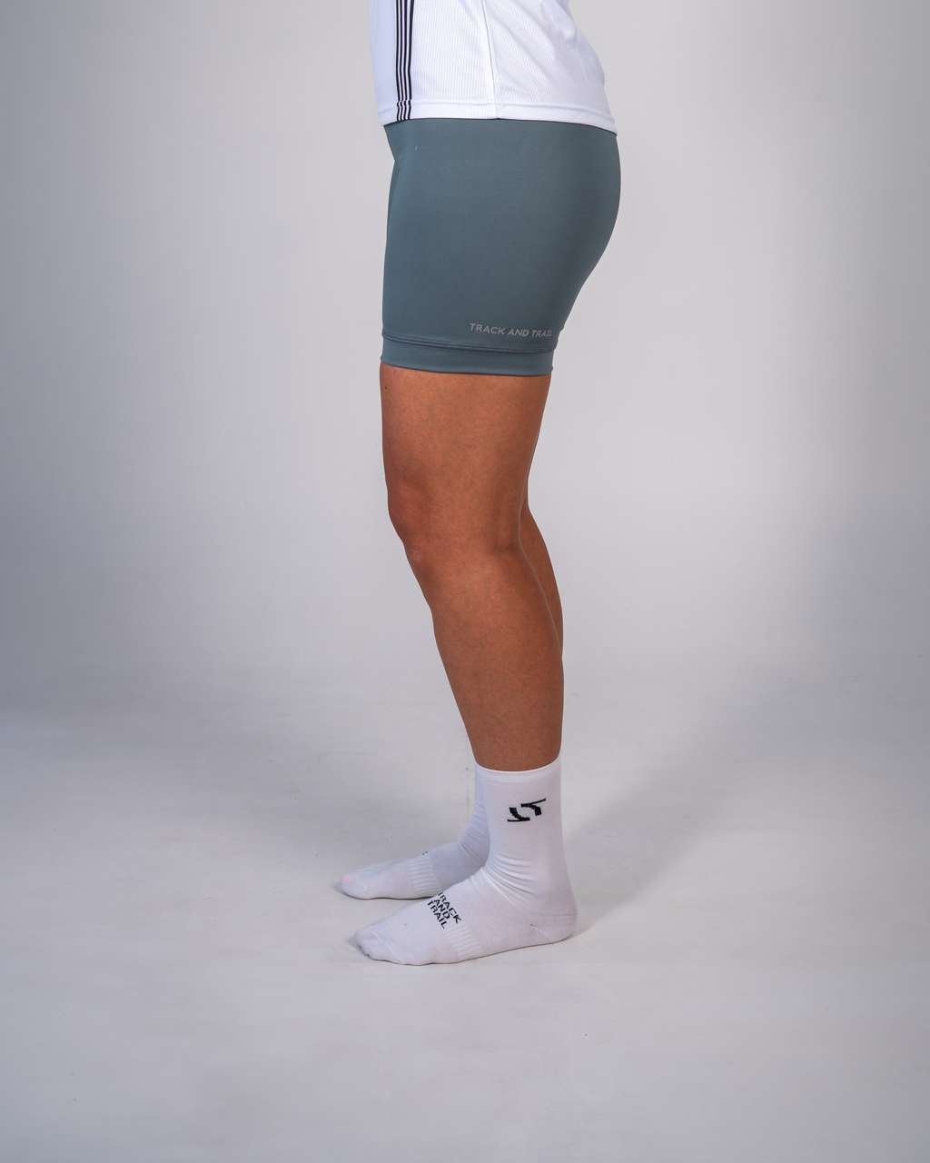 ESSENTIAL RUN TIGHT GREEN